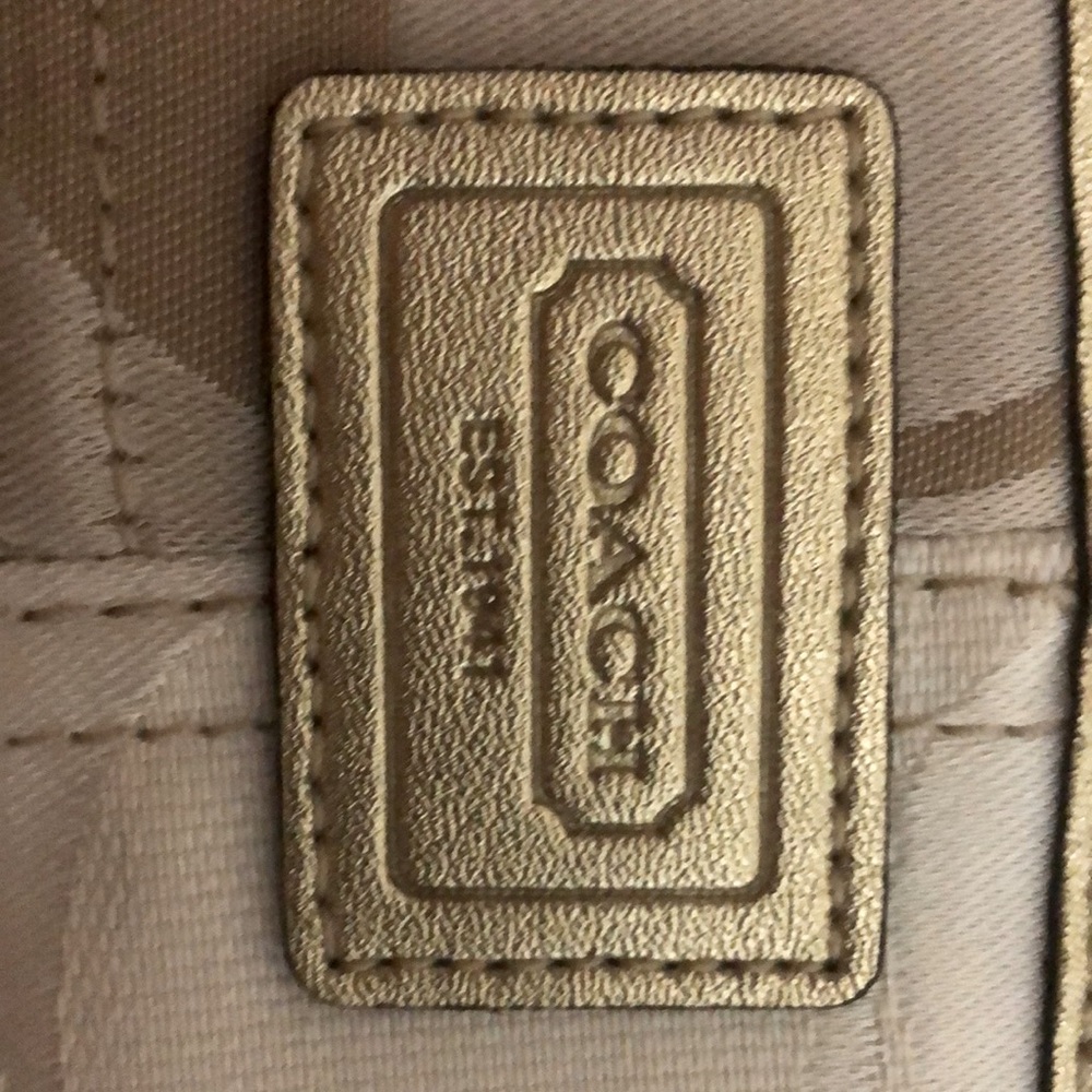 Coach wristlet!! ♡